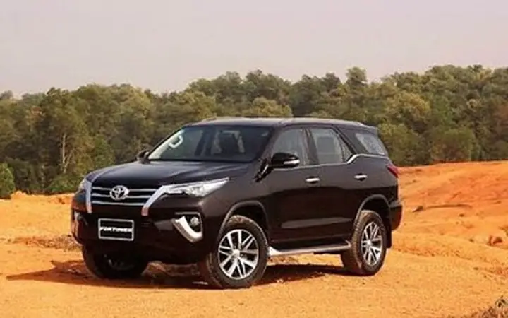 Xe Ô Tô 7 Chỗ Toyota Fortuner